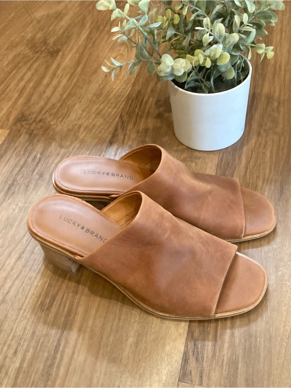 Lucky Brand Cognac Open-Toe Leather Upper Mule Slides